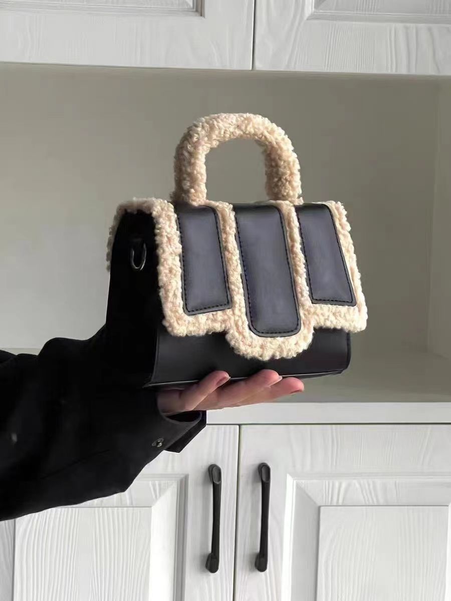 Lamb Wool Portable &amp; Fashion Crossbody Bag